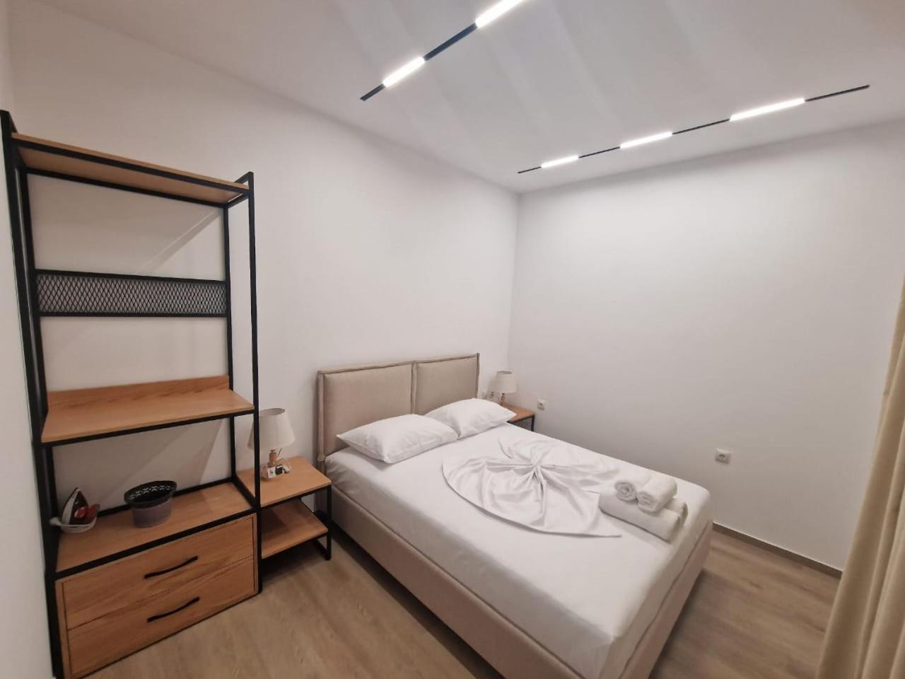 Lido Apartments Himara Szoba fotó