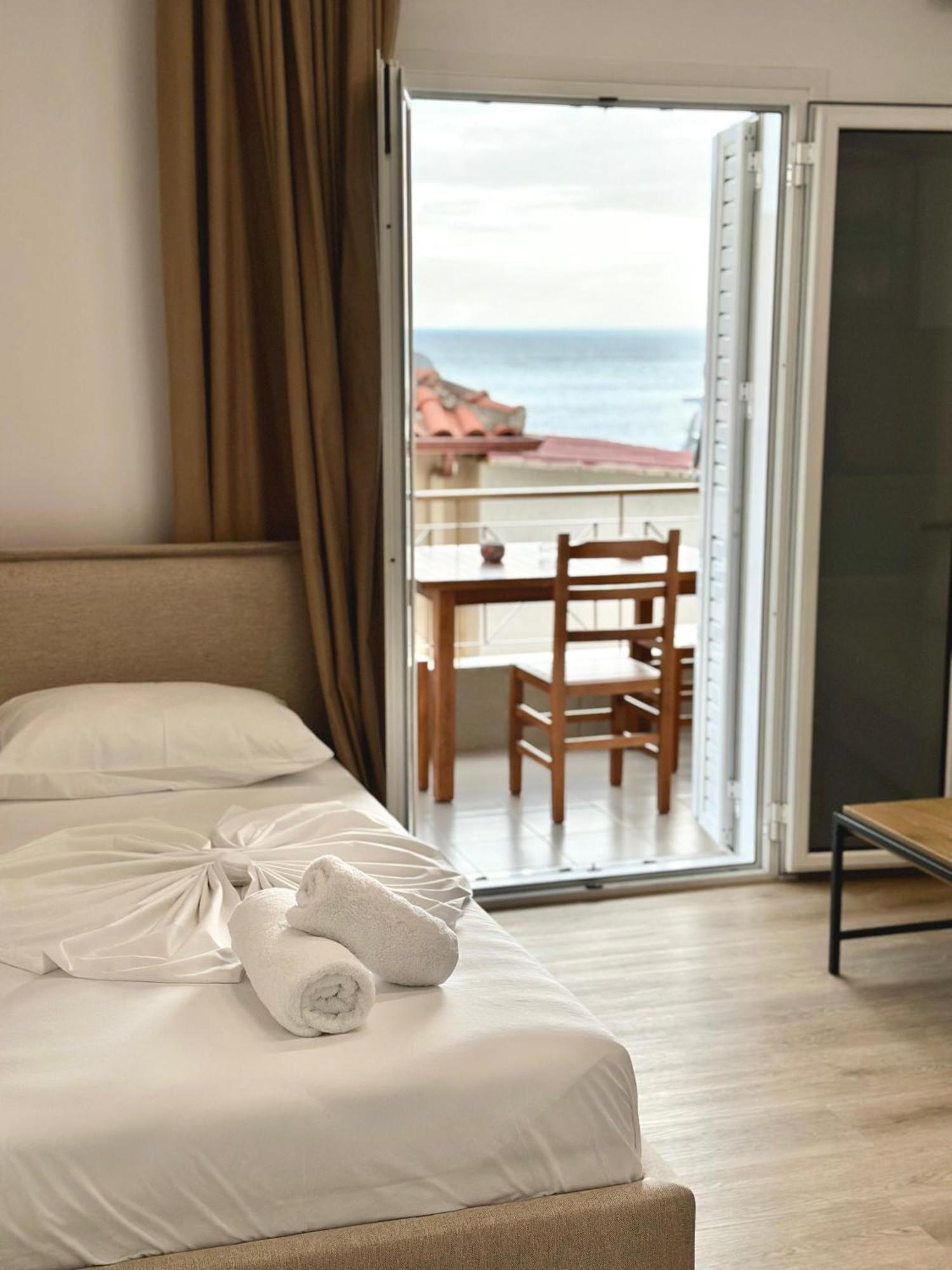 Lido Apartments Himara Kültér fotó